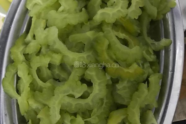 苦瓜炒蛋的做法图解5