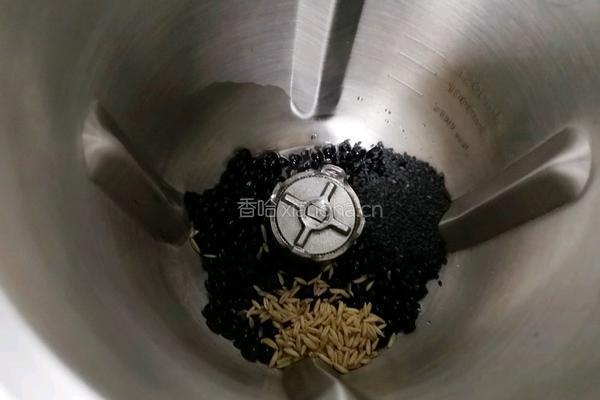 黑豆黑芝麻燕麦米米糊的做法图解2