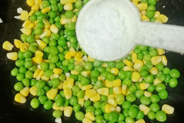 豌豆炒腊肠的做法图解10