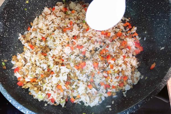 槐花肉未炒饭的做法图解11