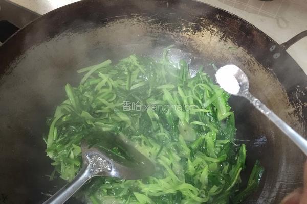 莴苣炒韭菜的做法图解6