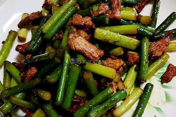 蒜苔炒鸡肉的做法图解6