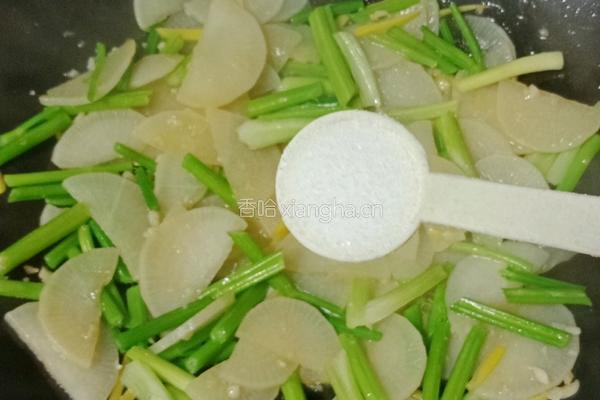 芹菜萝卜炒牛肉的做法图解12