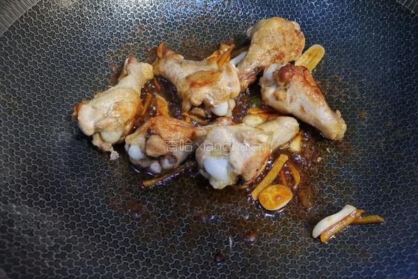 鸡翅根烧荷兰豆的做法图解7