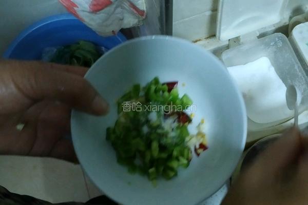 油泼金针菇的做法图解6