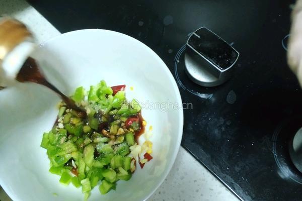 油泼金针菇的做法图解8