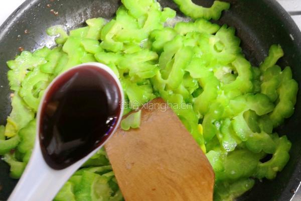 肉片炒苦瓜的做法图解13