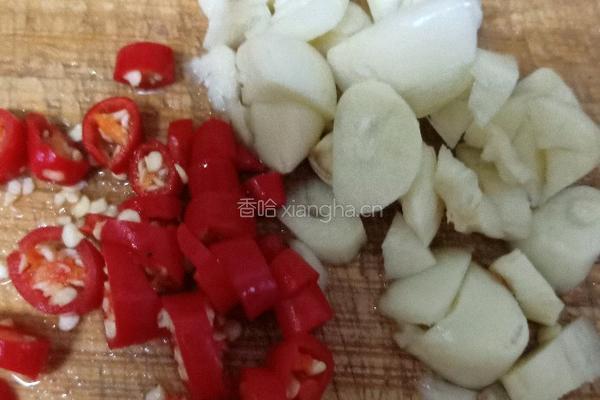 萍乡檫菜炒蚕豆的做法图解3