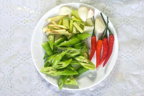 香辣可口辣子鸡的做法图解3