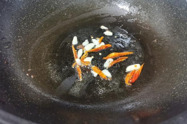 小麦芹炒牛肉的做法图解8