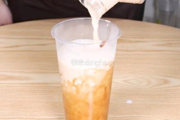 黑糖珍珠鲜奶茶的做法图解7