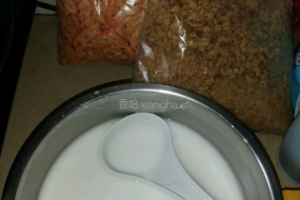 火腿鸡蛋肠粉的做法图解1