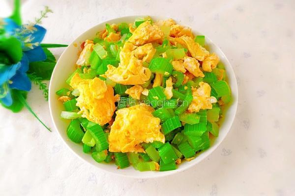 芹菜炒鸡蛋的做法图解14