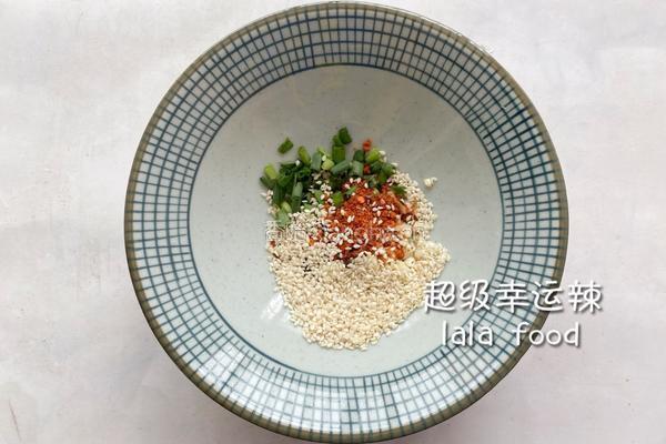 酸辣凉拌面的做法图解3