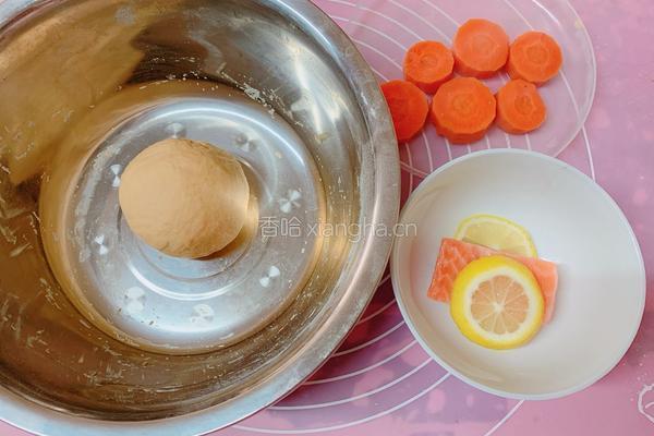 三文鱼胡萝卜水饺的做法图解5