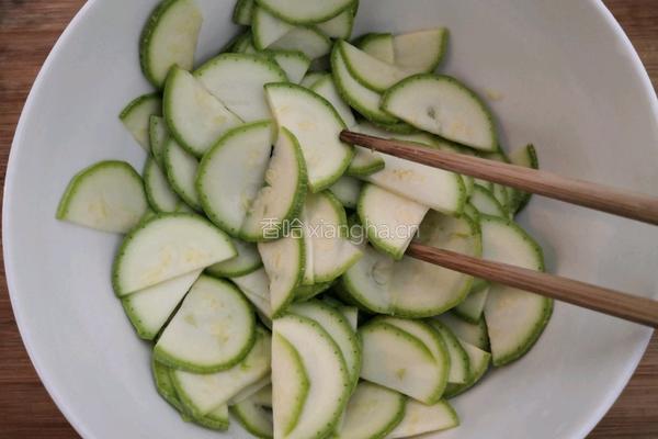 番茄炒西葫芦的做法图解5