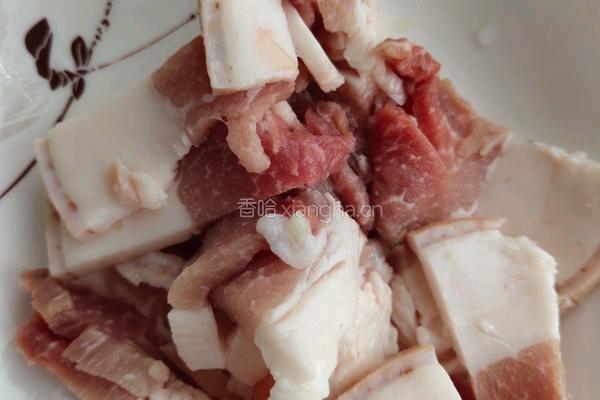 木耳炒肉片的做法图解2