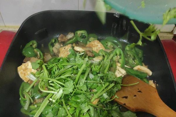 青椒豆腐五花肉的做法图解7