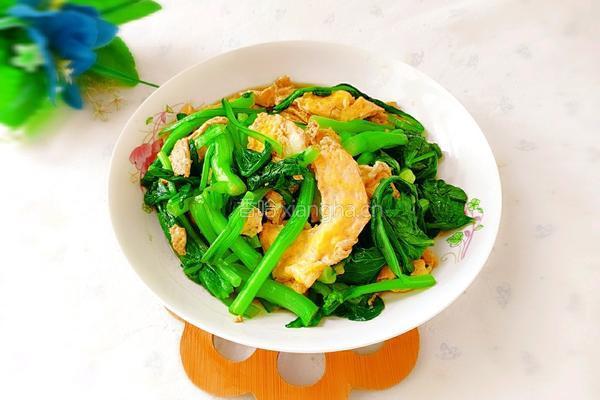 菜心炒鸡蛋的做法图解1