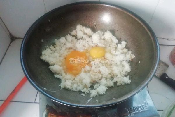 香肠黄金鸡肉炒饭的做法图解6