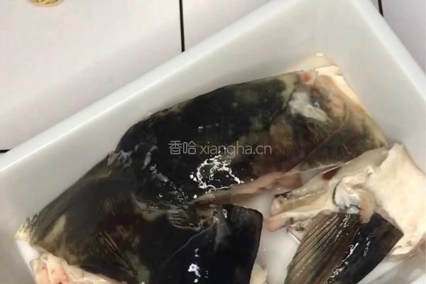 【剁椒鱼头】今天来一道湘菜的做法图解1
