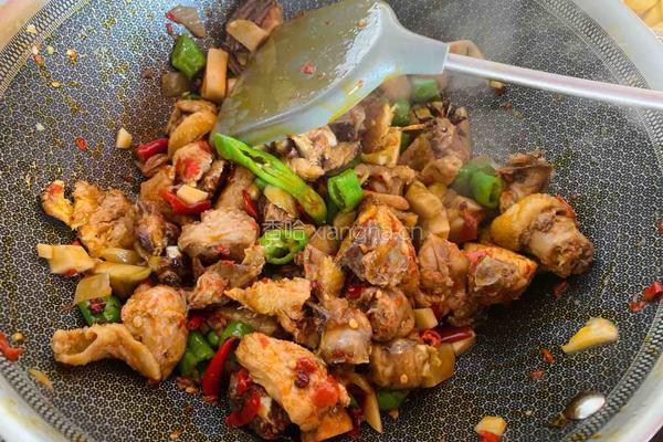 好吃的土豆烧鸡的做法图解5
