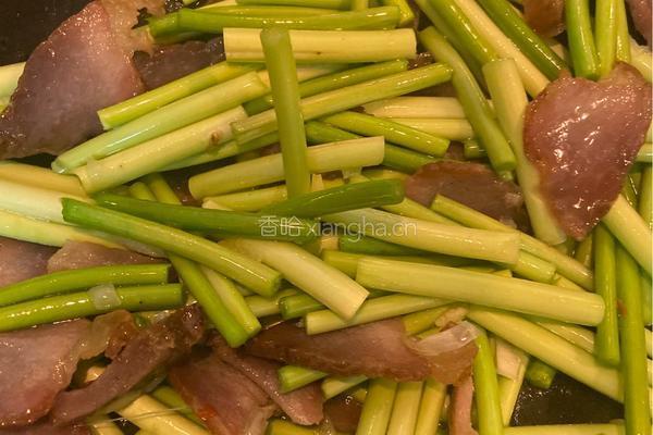 酱肉炒蒜苗的做法图解4