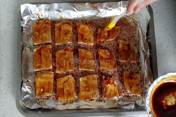 外酥里嫩的香辣烤豆腐的做法图解9