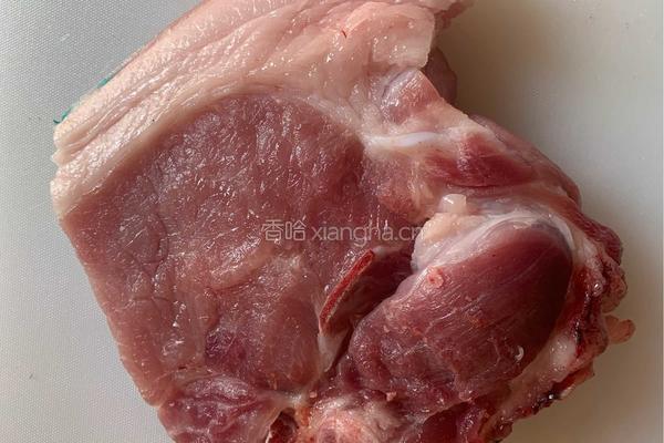 上桌扫光的茄子烧肉的做法图解1