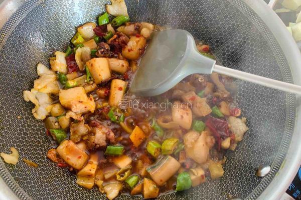 上桌扫光的茄子烧肉的做法图解6