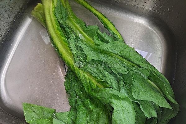 瘦肉麦菜汤的做法图解2