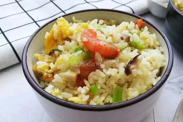 西芹虾仁蛋炒饭的做法图解9