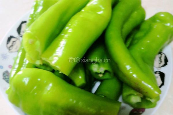 虎皮尖椒肉沫的做法图解1