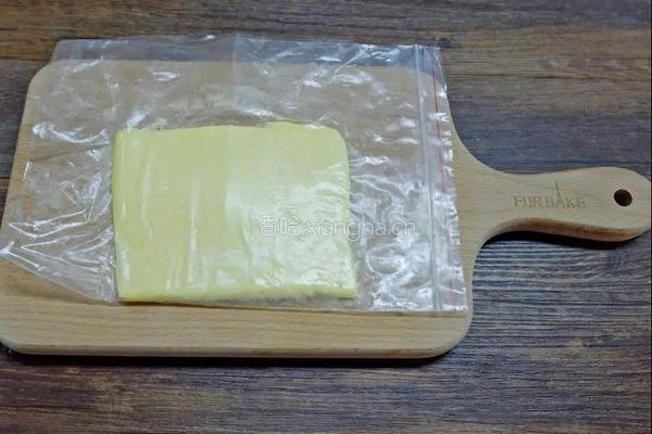美味酥松｜可颂面包的做法图解2