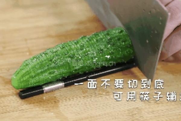 清脆爽口蓑衣黄瓜的做法图解1