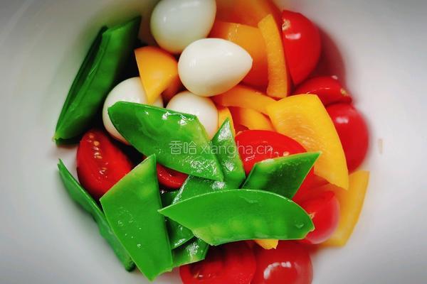 藜麦牛排蔬菜沙拉的做法图解1