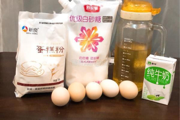纸杯蛋糕 8寸戚风蛋糕量的做法图解1