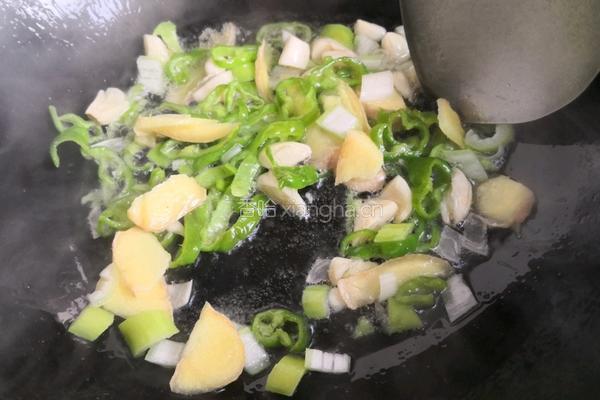 土豆蘑菇胡萝卜炖鸡的做法图解9