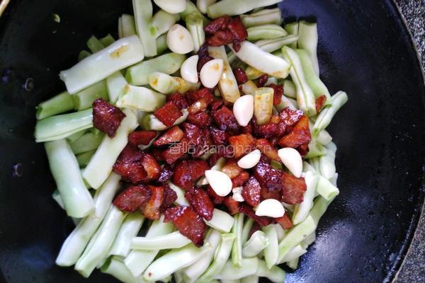 红烧肉豆角闷面的做法图解5