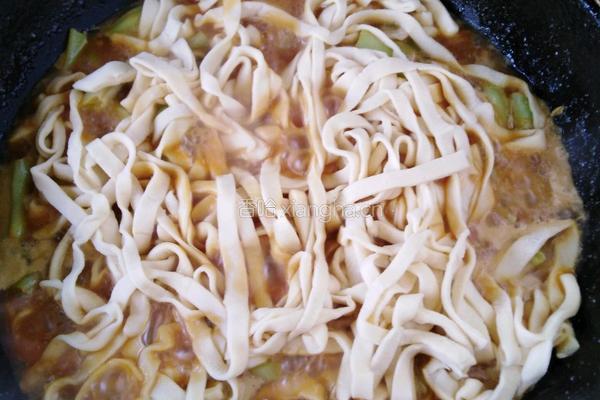 红烧肉豆角闷面的做法图解7