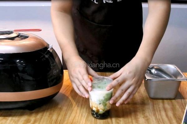 抹茶脏脏鲜牛乳的做法图解5