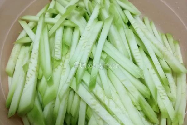 西葫芦炒豆丝的做法图解1