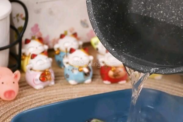 超高颜值的星空鲜奶冻4步就能简单搞定的做法图解2