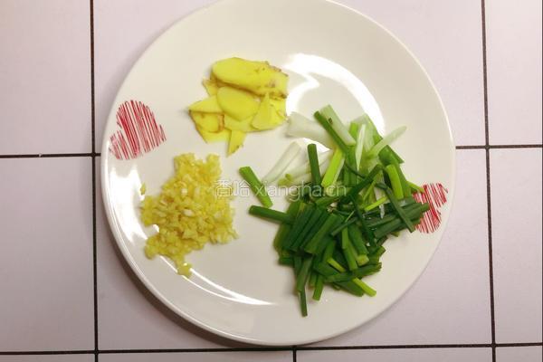 葱爆虾仁的做法图解5