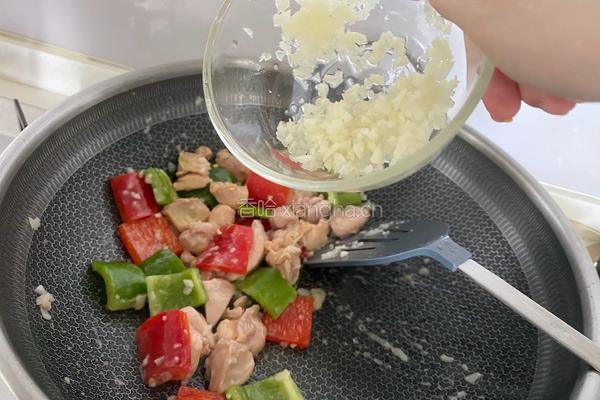 蒜蓉鸡腿肉的做法图解7