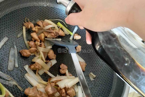 葱爆鸡腿肉的做法图解5