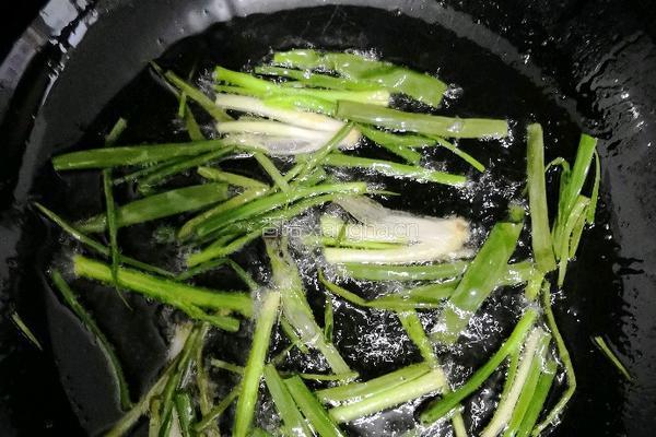 葱油拌面的做法图解3