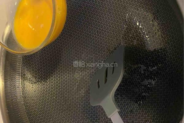 包菜粉丝炒蛋的做法图解2
