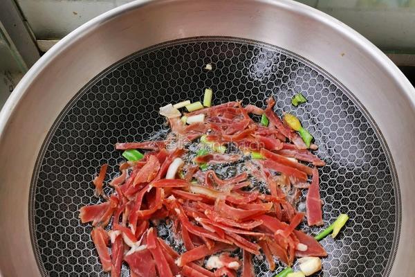 腊肉炒芸豆丝的做法图解5