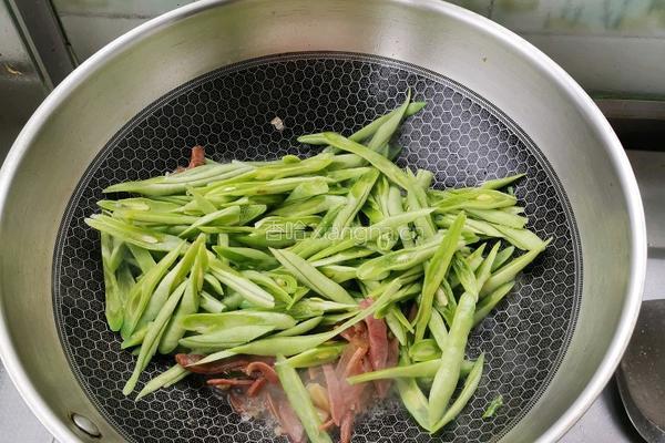 腊肉炒芸豆丝的做法图解6